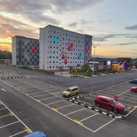 Ifs Seri Iskandar By Glex Exterior photo